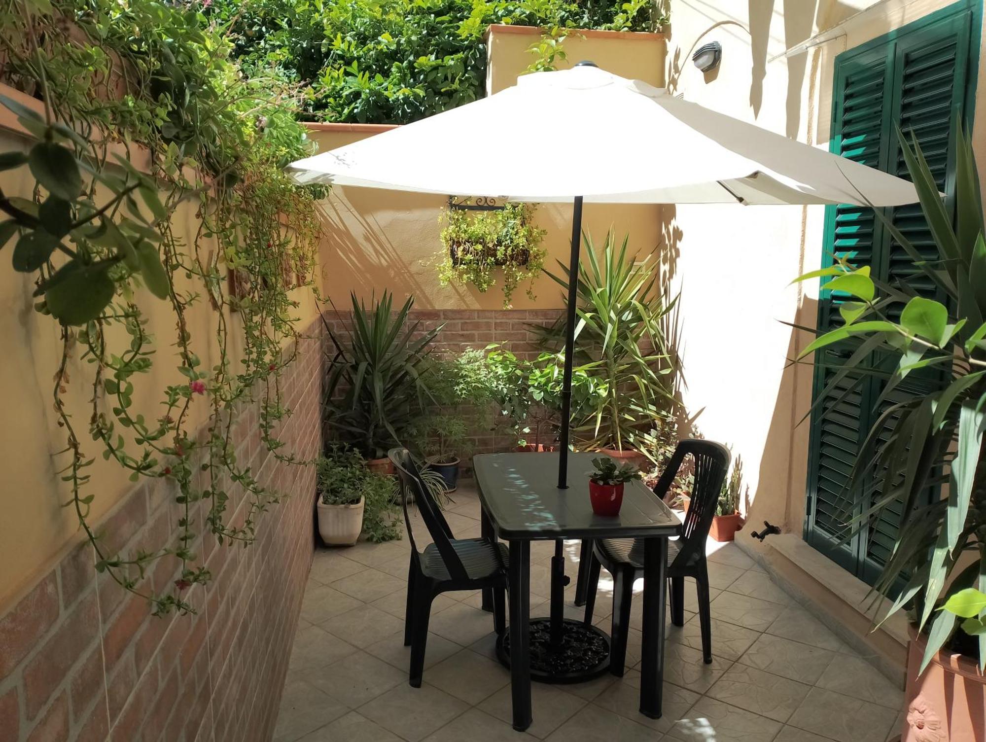 Il Piccolo Eden - Private Garden Appartement Livorno Buitenkant foto