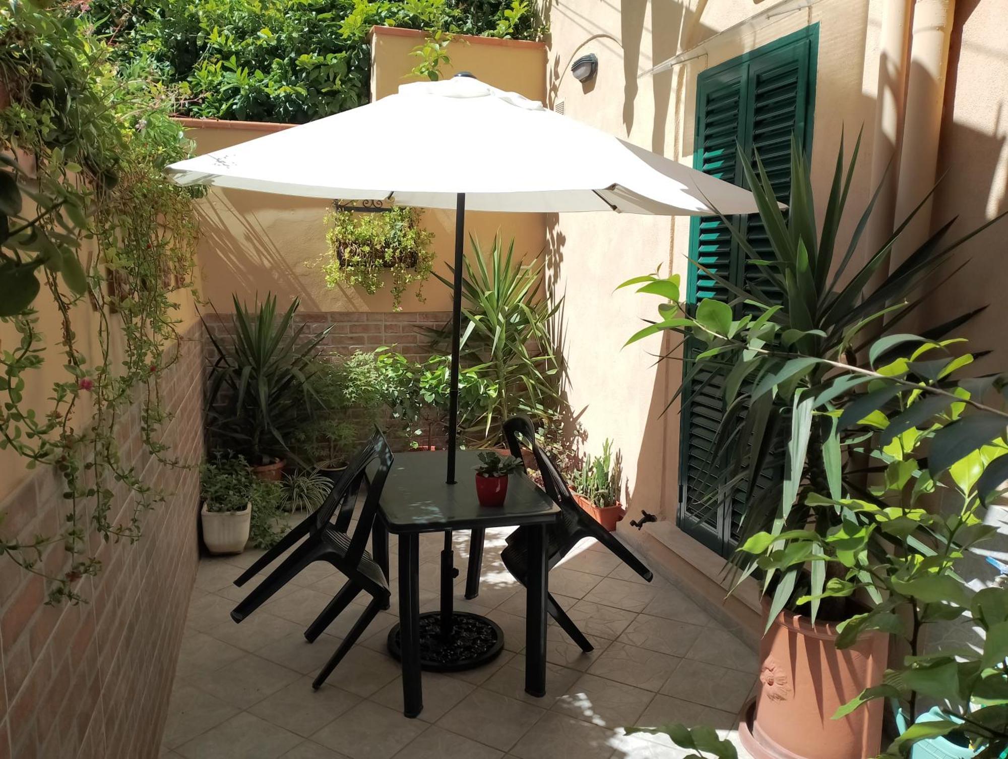 Il Piccolo Eden - Private Garden Appartement Livorno Buitenkant foto
