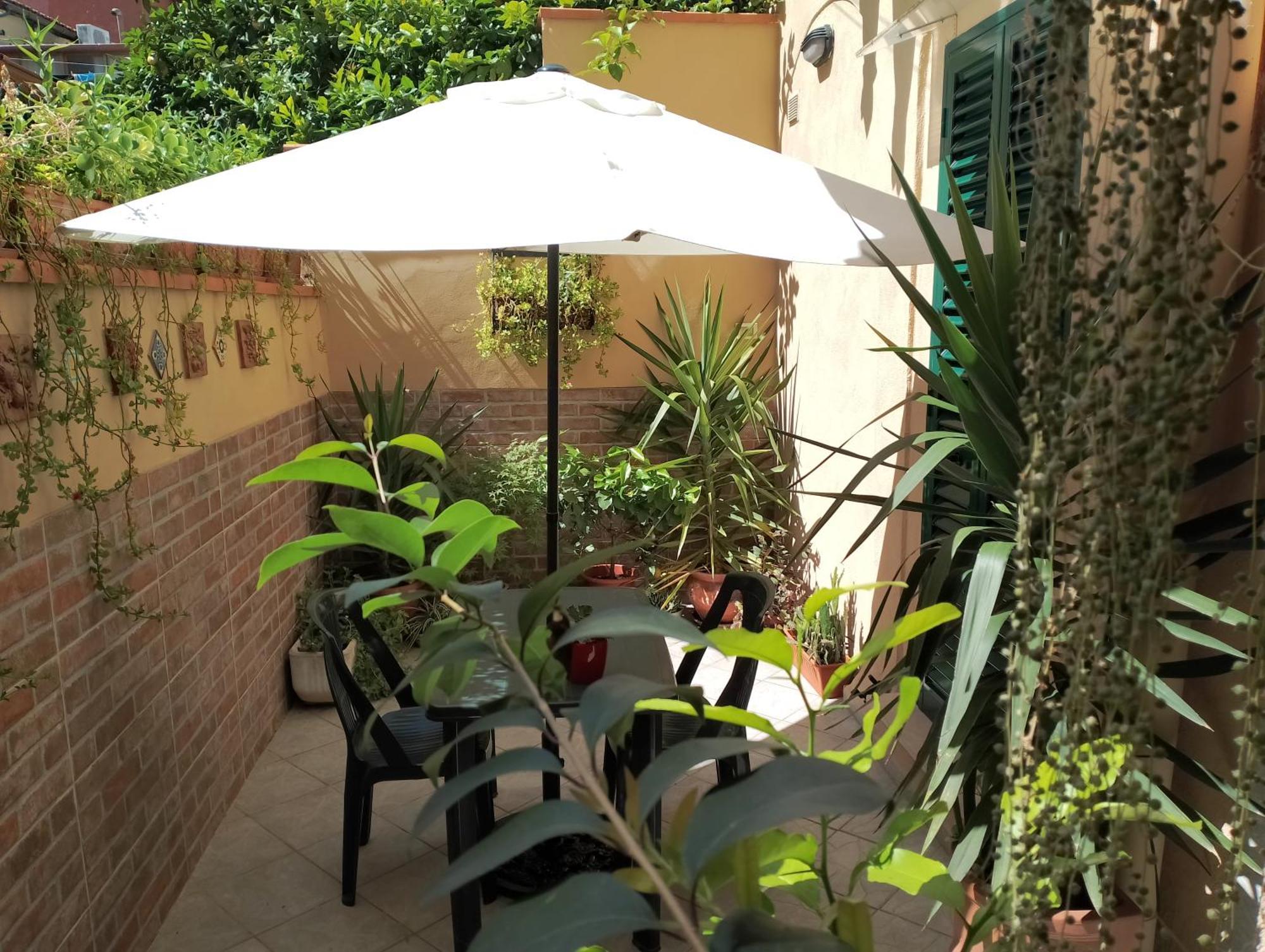 Il Piccolo Eden - Private Garden Appartement Livorno Buitenkant foto