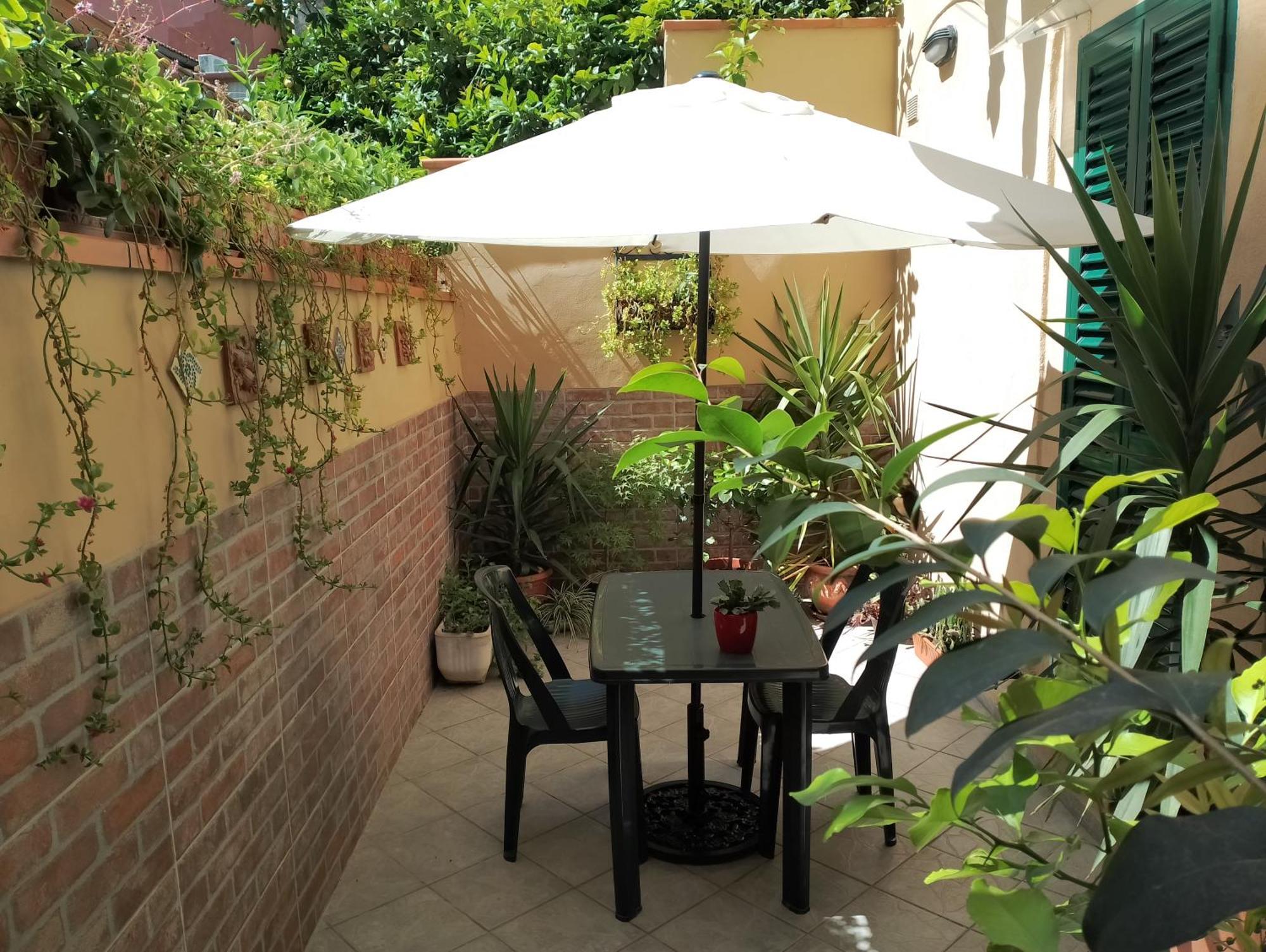 Il Piccolo Eden - Private Garden Appartement Livorno Buitenkant foto